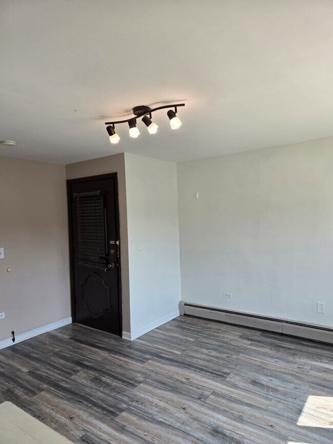 Foto del edificio - 8758 W Berwyn Ave