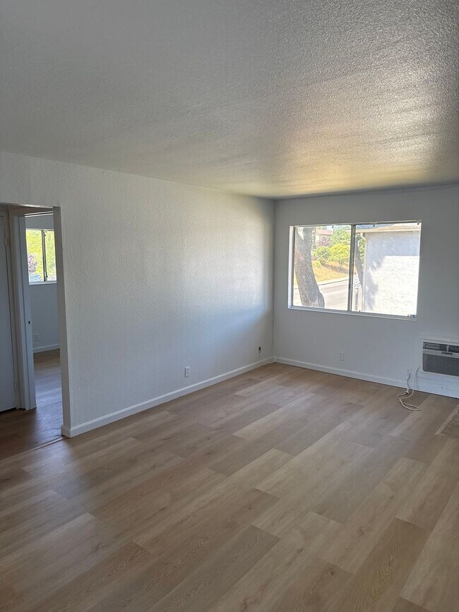 Building Photo - Pleasant 2-Bedroom, 1-Bath Condo in Antioc...