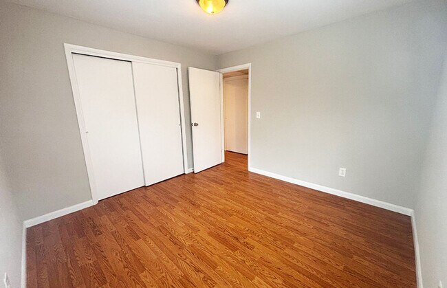 Foto del edificio - 545 Lowell Ave