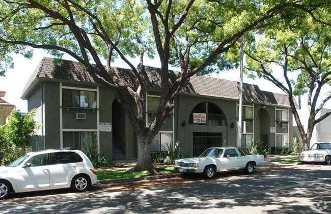 Building Photo - Cypress Apartments