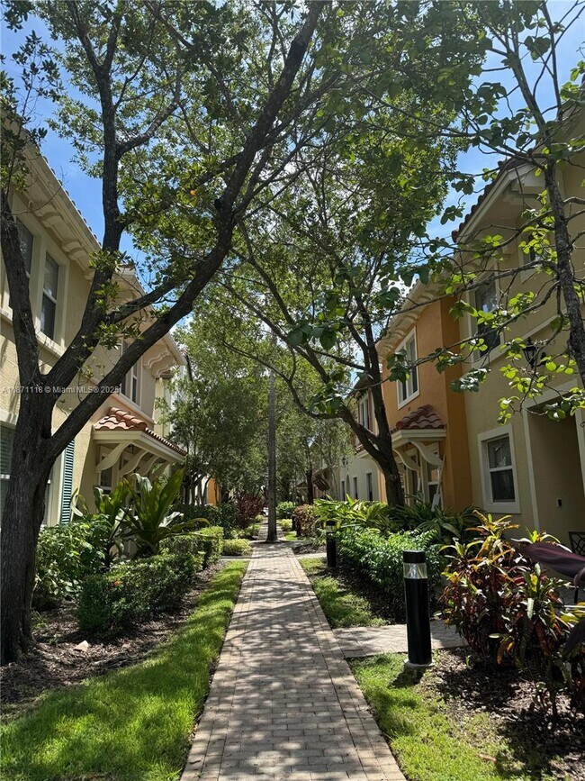 Foto del edificio - 12671 NW 32nd Pl