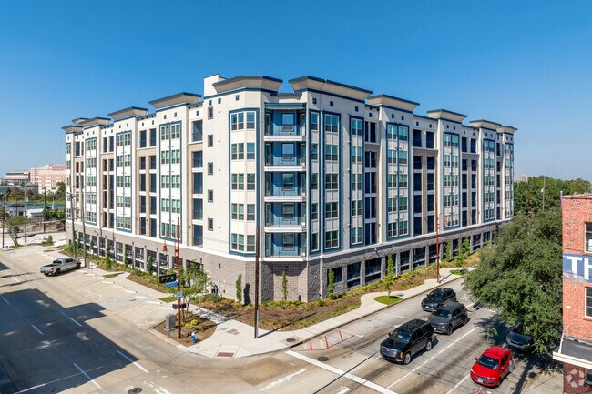 Building Photo - Ely at the Ballpark
