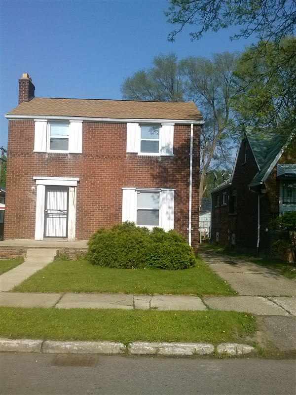 Primary Photo - 8560 Roselawn St