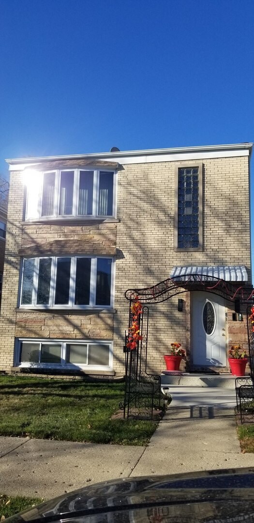 Foto del edificio - 1330 N Laramie Ave