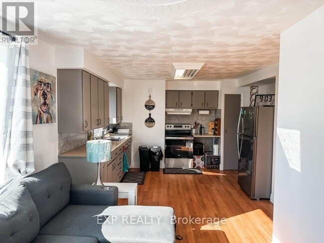 Photo du bâtiment - 4564-4564 Ste-Catherine St