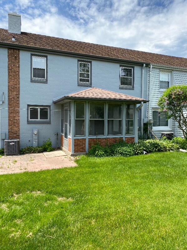 Primary Photo - 5608 Badger Ct