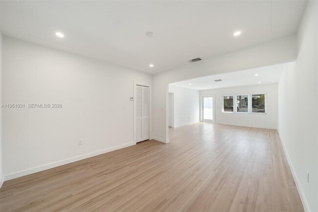 Foto del edificio - 47 Oviedo Ave