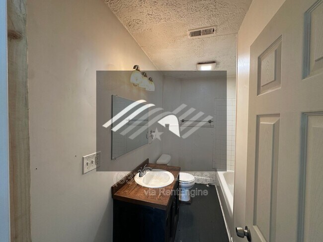 Foto del edificio - 721 E Pearl St