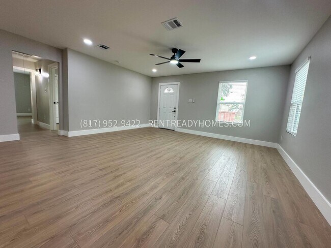 Building Photo - 10529 Muscatine St