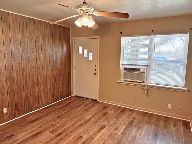 Building Photo - 102 Ave G