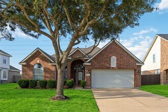 Building Photo - 24623 Blane Dr