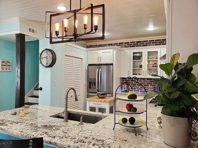 Foto del edificio - 921 Marine Dr