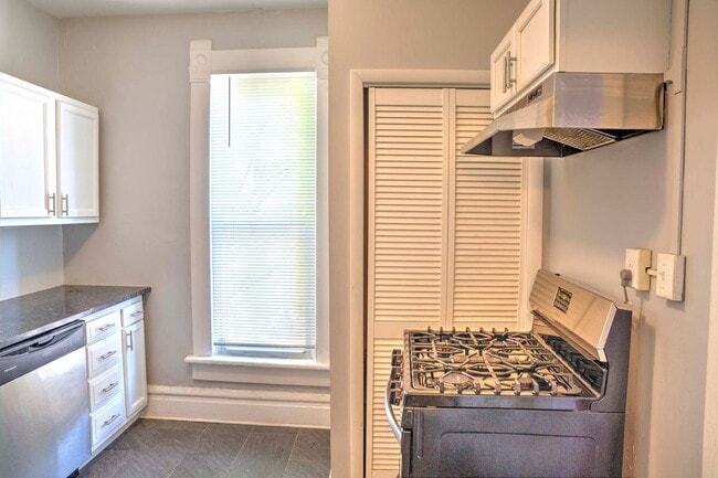 Foto del edificio - 246 1/2 W 5th Ave