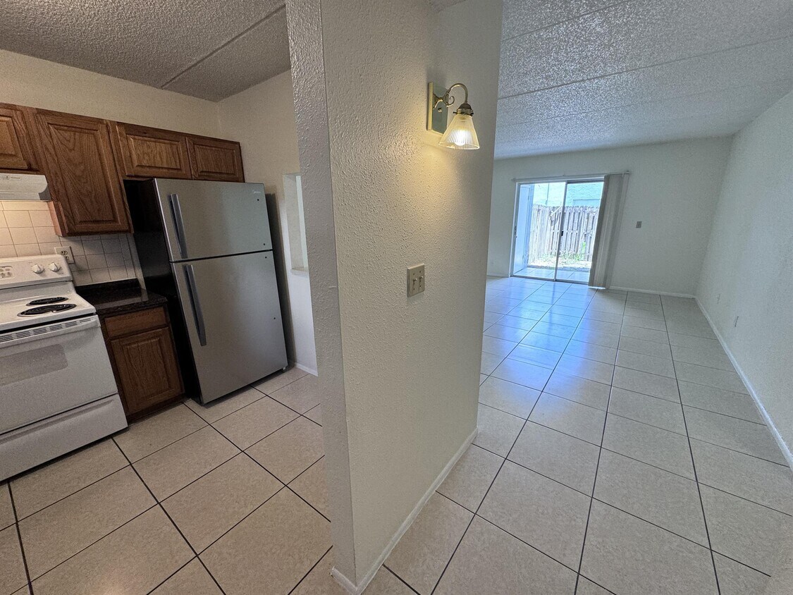 Primary Photo - 2856 Somerset Park Dr