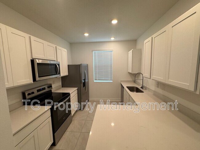 Foto del edificio - 109 Montellano Rd