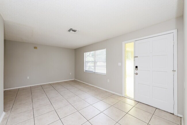 Building Photo - 109 Country Villas Dr