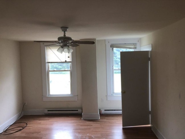 Foto del edificio - 7030 Church Hill Road, Unit 2