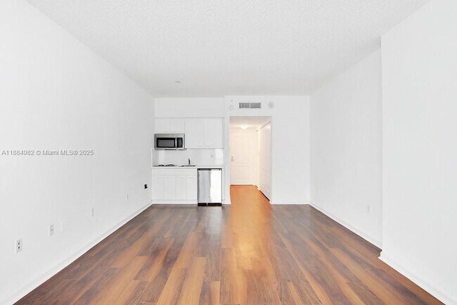 Foto del edificio - 1756 N Bayshore Dr