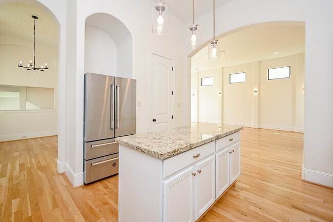 Foto del edificio - 1825 W 24th St