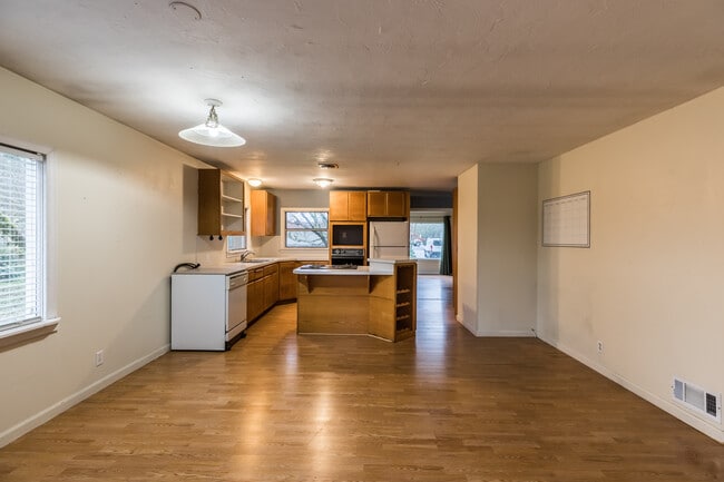 Foto del edificio - 51923 Columbia River Hwy