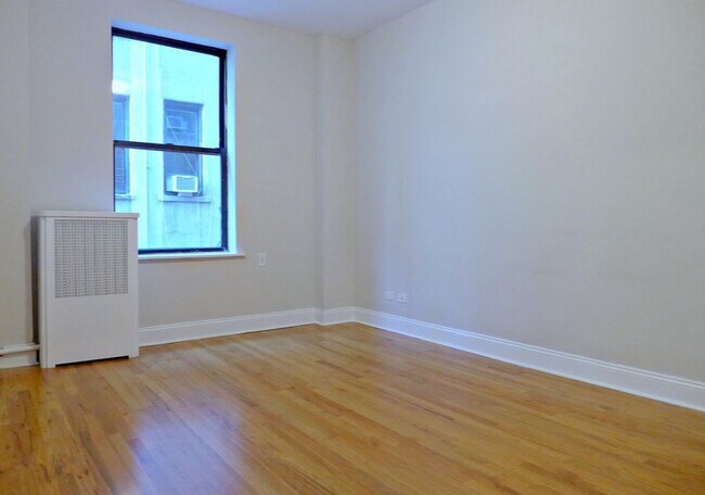 Foto del edificio - 251 Fort Washington Ave