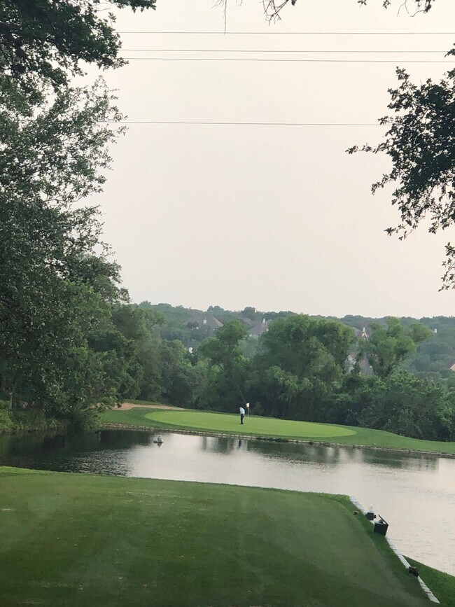 Foto del edificio - 8904 Spring Lake Dr