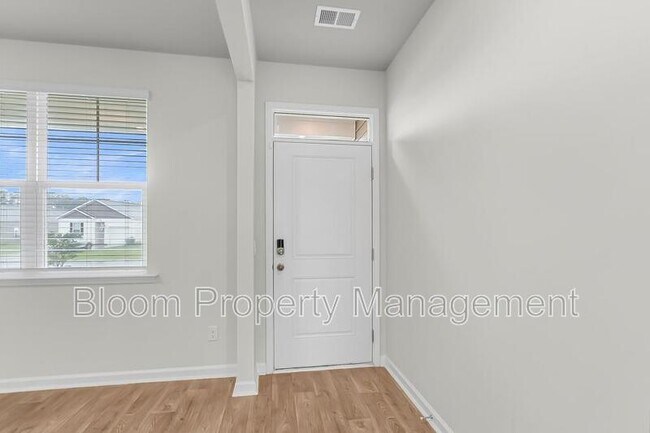Building Photo - 502 Lk Rdg Blvd