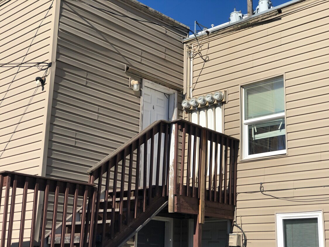 Foto del edificio - 634 NE Gray Ln