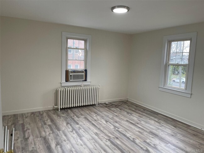 Building Photo - 370 Stewart Ave