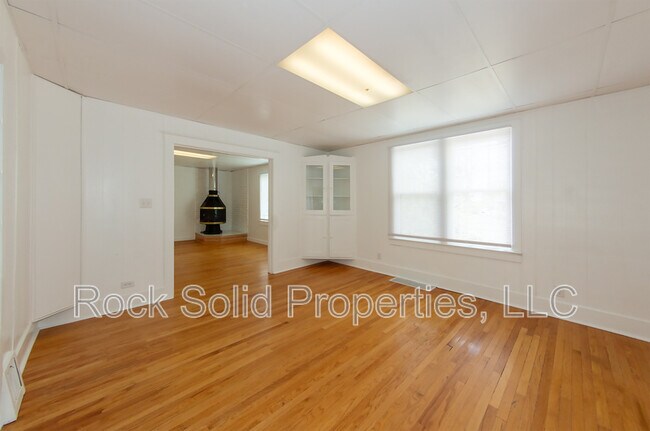 Foto del edificio - 506 E 7th St