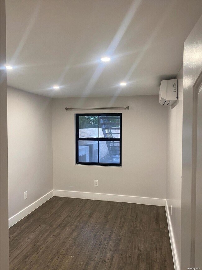 Foto del edificio - 113-42 Springfield Blvd