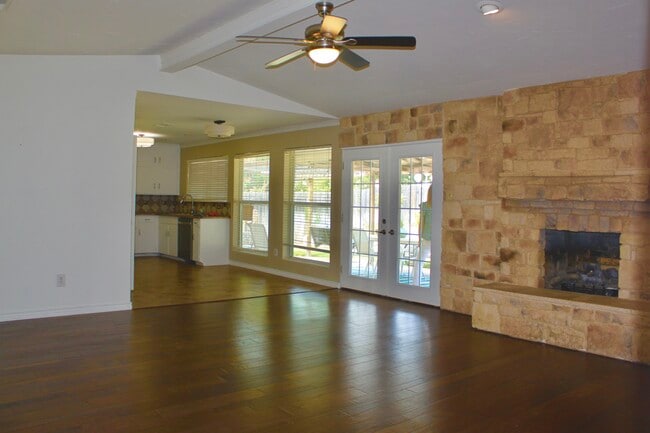 Photo - 2120 Mountainview Dr House