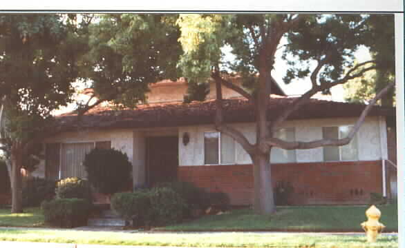 Building Photo - 680 W Valley Dr