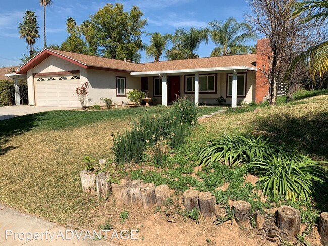 Foto del edificio - 3 br, 2 bath House - 2885 Westridge Rd.