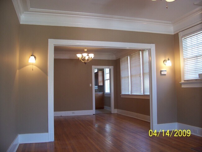 Sala/comedor - 4300 S Johnson St