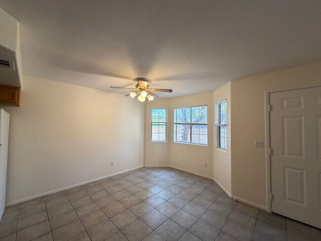 Building Photo - 8410 Eldora Ave