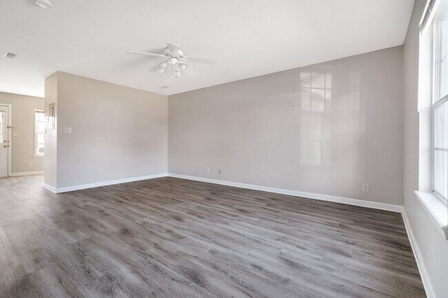 Foto del edificio - Liberty Homes Apartments