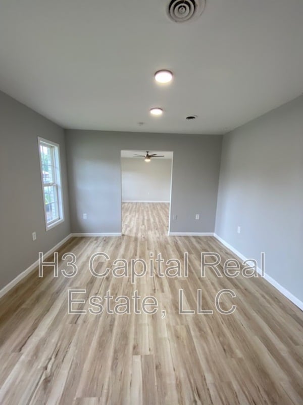 Building Photo - 4900 Maryville Rd