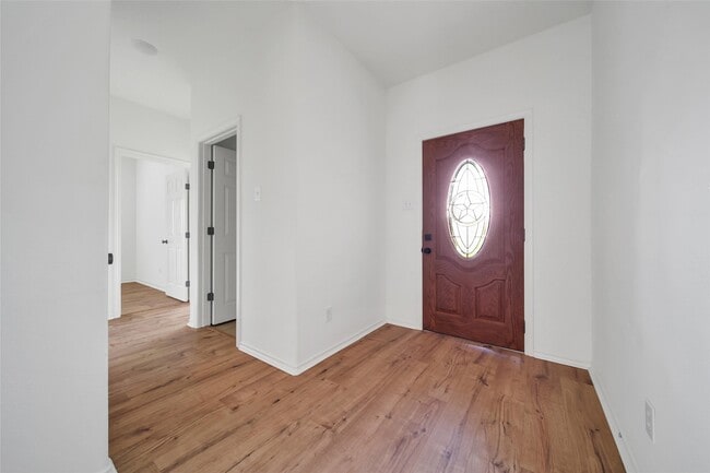 Foto del edificio - 15575 Kitty Hawk Dr