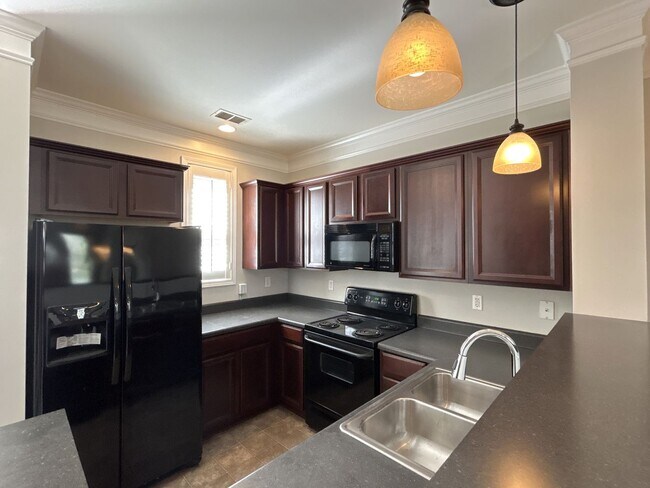 Foto del edificio - 8614 Beaver Creek Dr