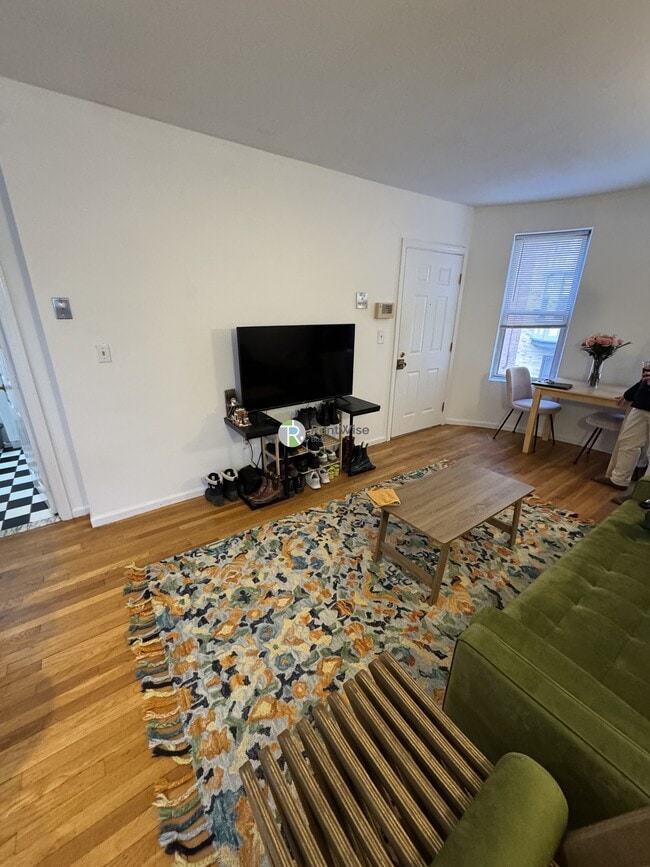 Building Photo - 22 St Cyprians Pl