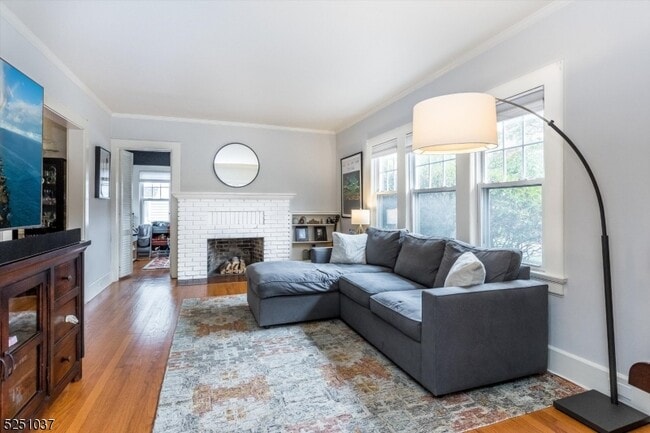 Foto del edificio - 75 Gordonhurst Ave