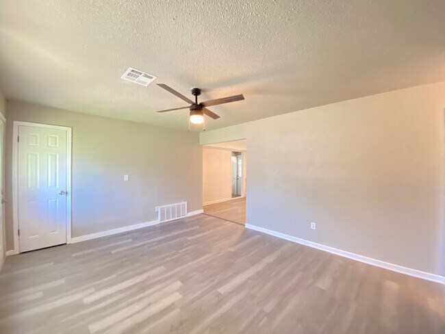 Foto del edificio - 3309 SW 19th St