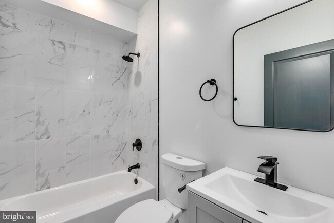 Foto del edificio - 1221 W Lehigh Ave