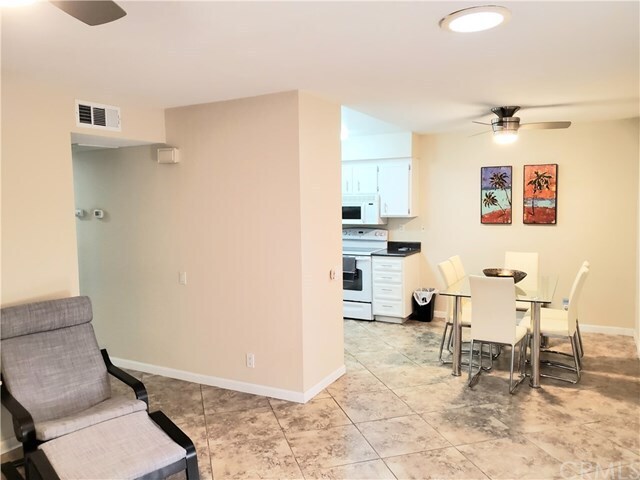 Building Photo - 1652 Sunflower Ct N