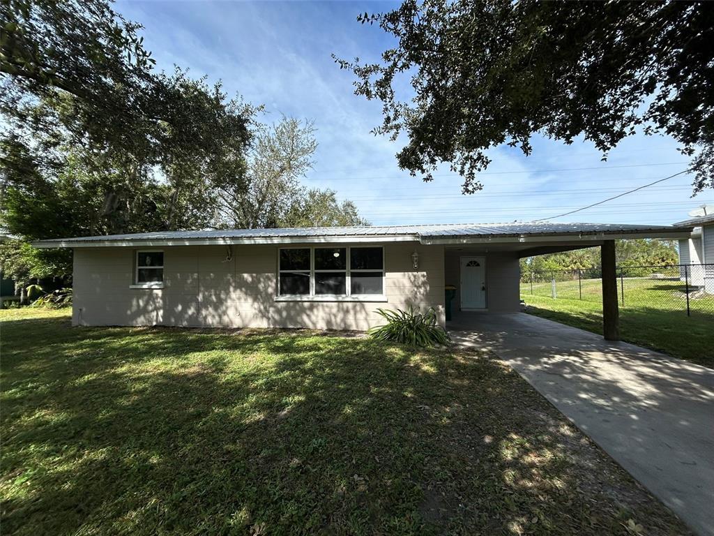 Foto principal - 4722 Fairway Dr S