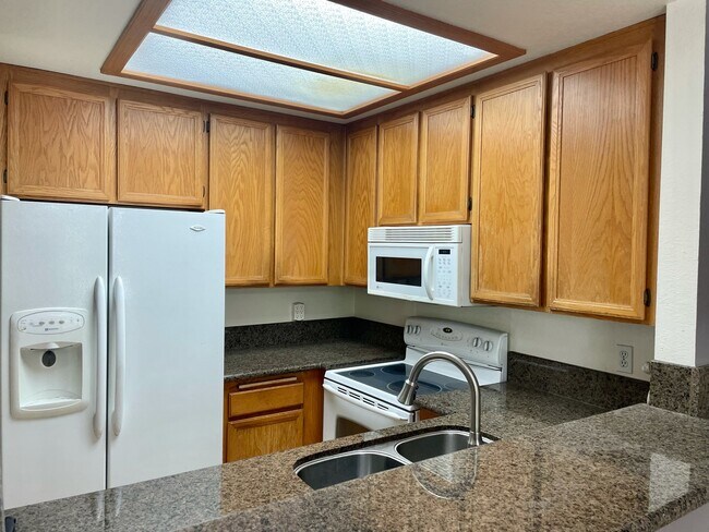 Building Photo - 2224 River Run Dr