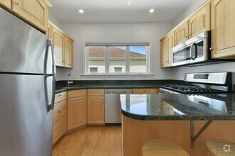 Building Photo - 46 Pinkham Rd