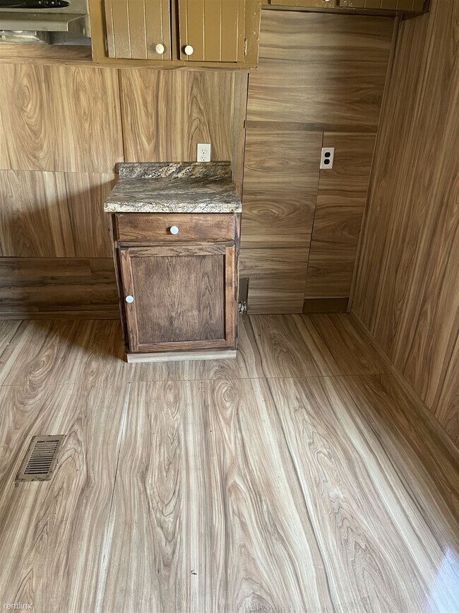 Foto del edificio - 3 br, 1 bath Mobile Home - 117 Perry Street