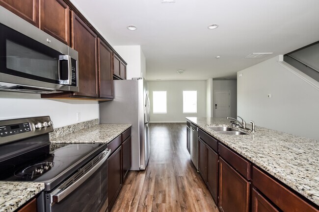 Building Photo - 88 Enclave Wy